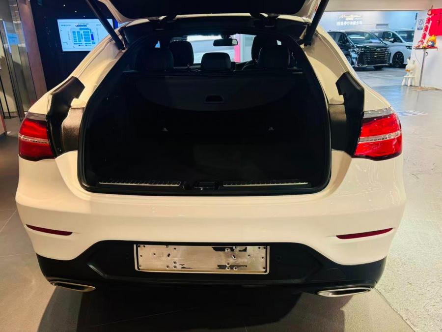 GLC250 4MATIC COUPE AMG - Image 5